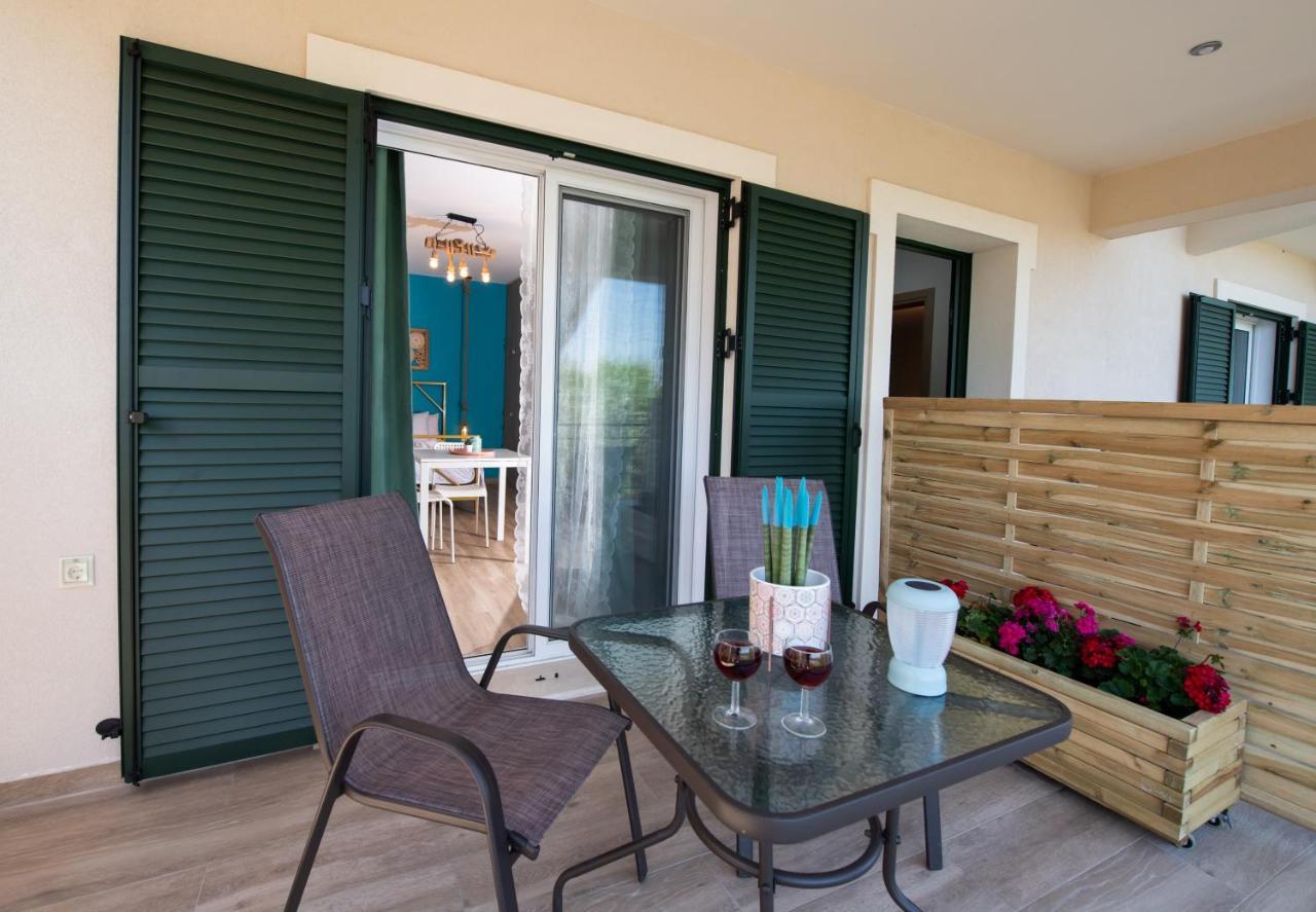 Casa De Blue Apartment Kariá Екстериор снимка