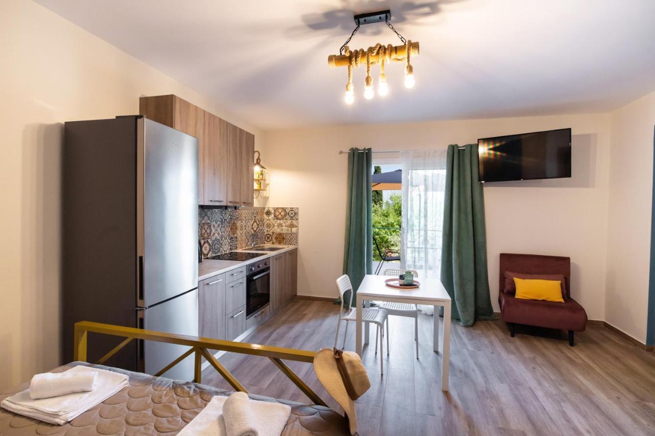 Casa De Blue Apartment Kariá Екстериор снимка
